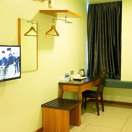 Prince33 Hotel Johor Bahru Exterior foto
