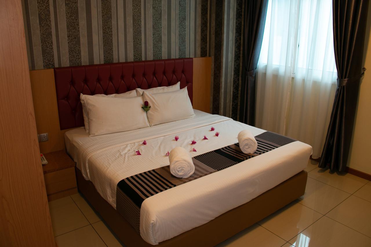 Prince33 Hotel Johor Bahru Exterior foto