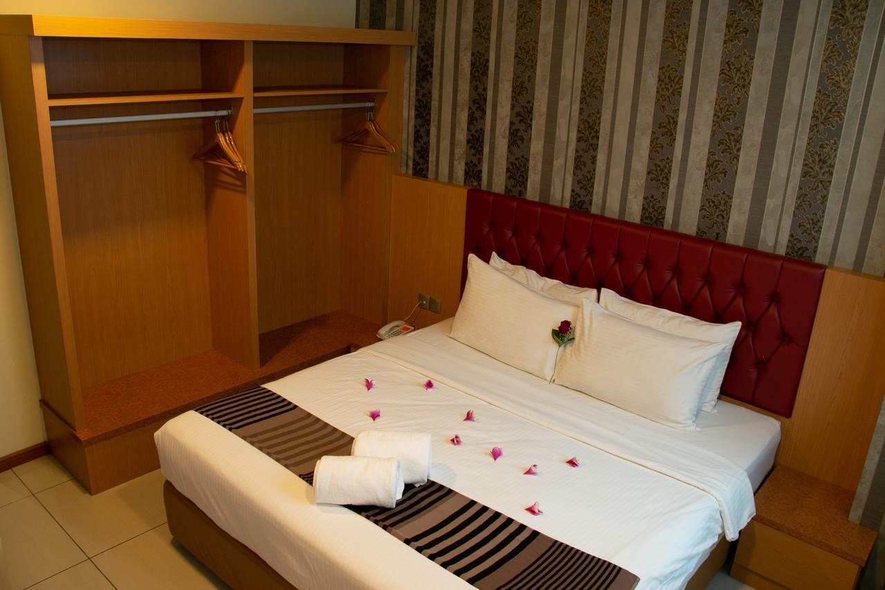 Prince33 Hotel Johor Bahru Exterior foto